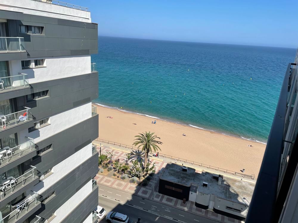   Appartement face   la mer Costa brava Auvergne, Le Crest (63450)