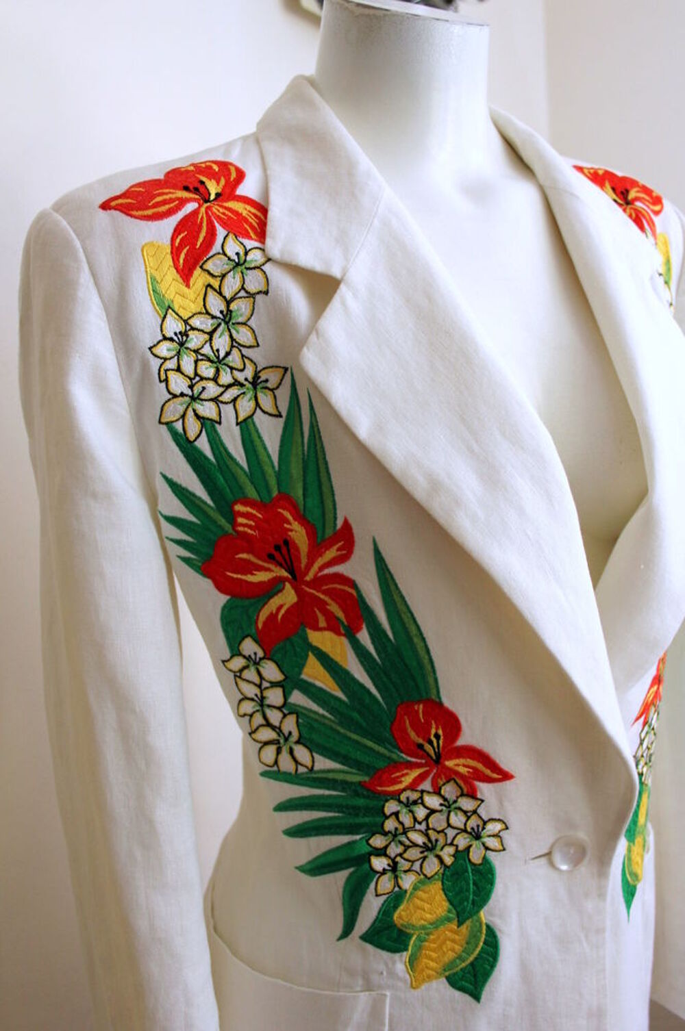 Veste brod&eacute;e lin ESCADA T.40 Vêtements