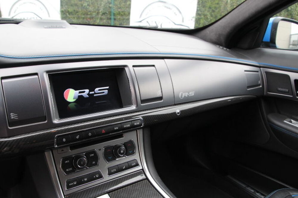 XF Sportbrake V8 5.0 - 550 Suraliment&eacute; R-S A 2014 occasion 59310 Auchy-lez-Orchies
