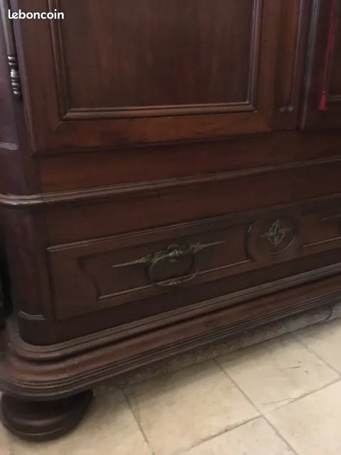 ARMOIRE BORDELAISE 2400 Bordeaux (33)