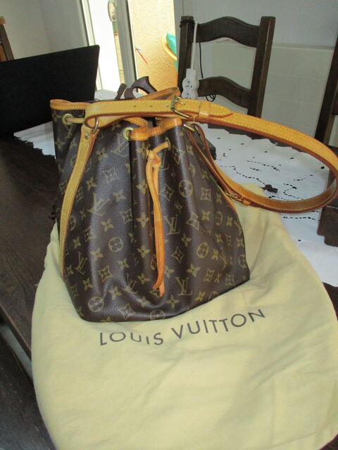 sac à main LOUIS VUITTON modèle Grand Noë état neuf 1300 Voisins-le-Bretonneux (78)