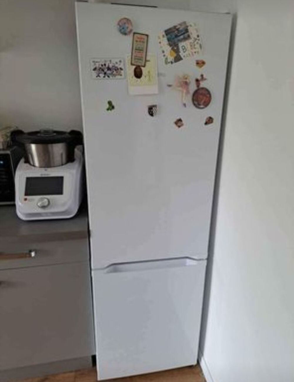 R&eacute;frig&eacute;rateur combin&eacute; Valberg 263L
Electroménager
