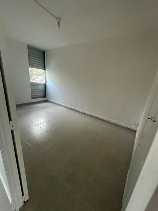  Appartement à louer 4 pièces 56 m²