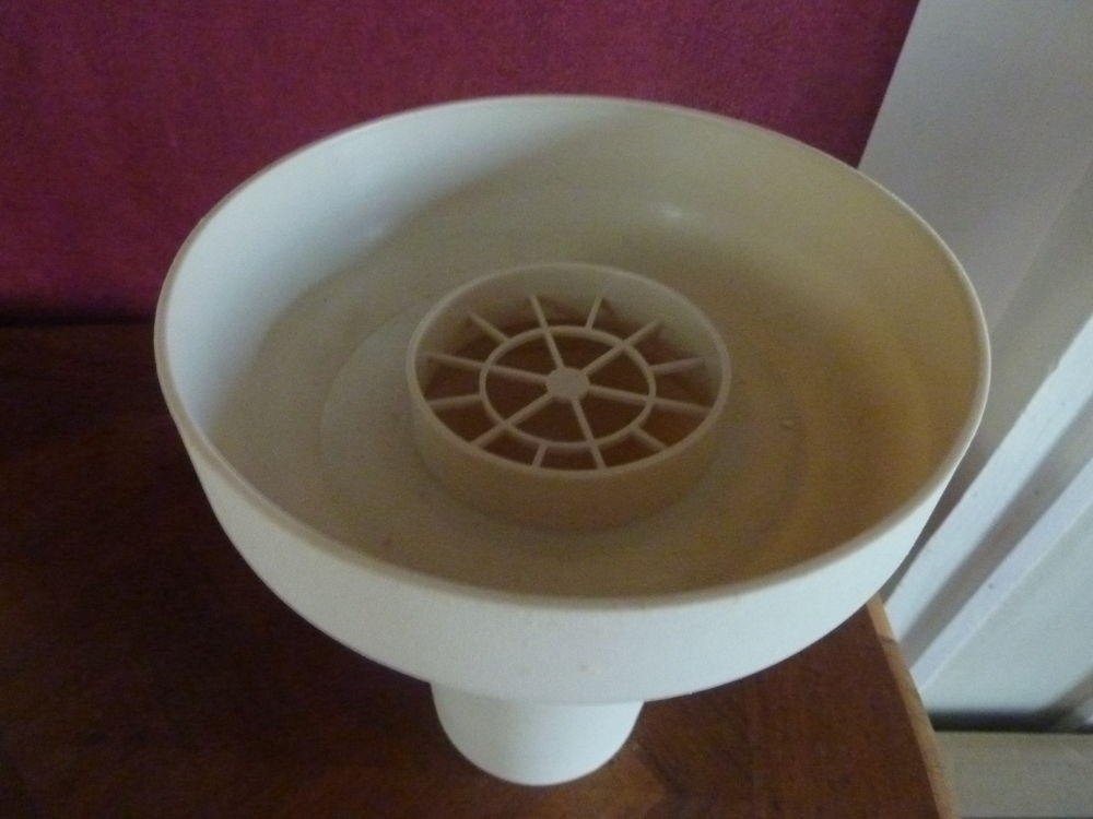 articles TUPPERWARES - vase - coupes Electroménager