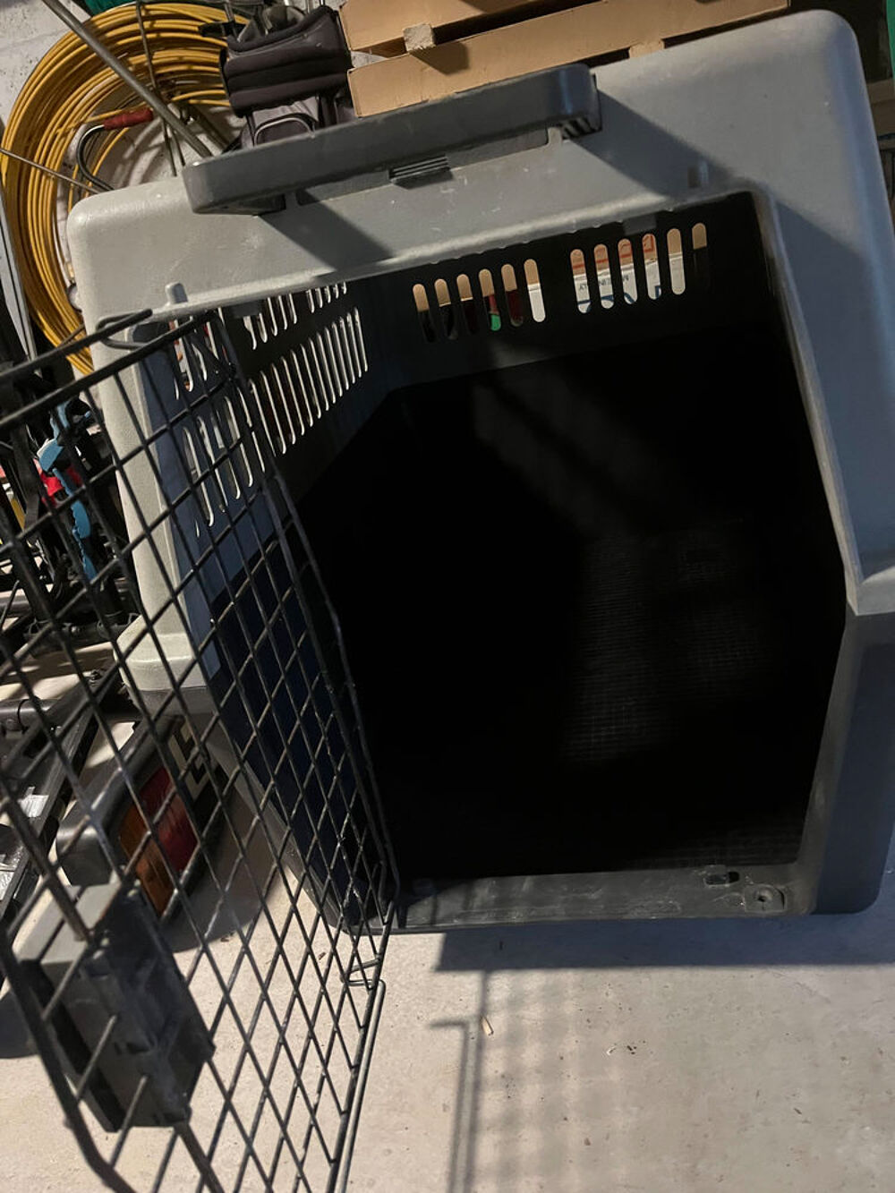 CAGE DE TRANSPORT POUR CHIEN DE 30 KILOS Bricolage