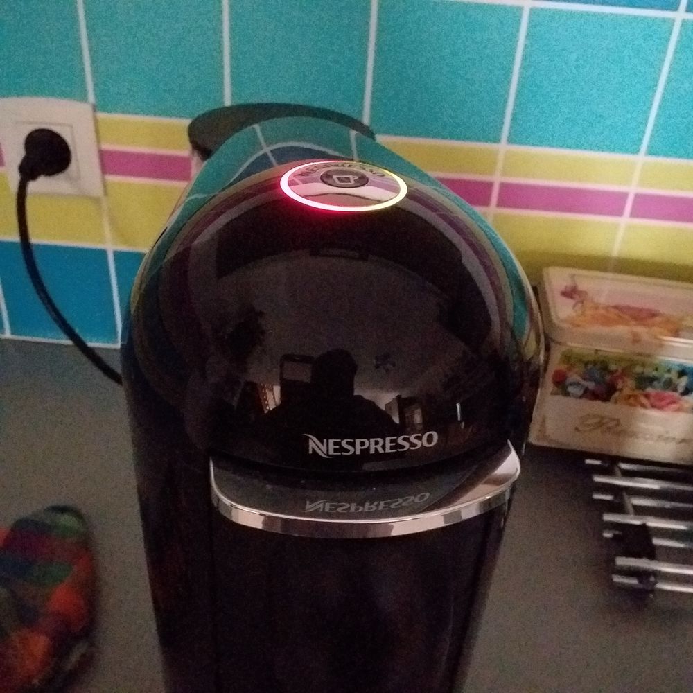 Machine &agrave; caf&eacute; NEUVE Nespresso Electroménager