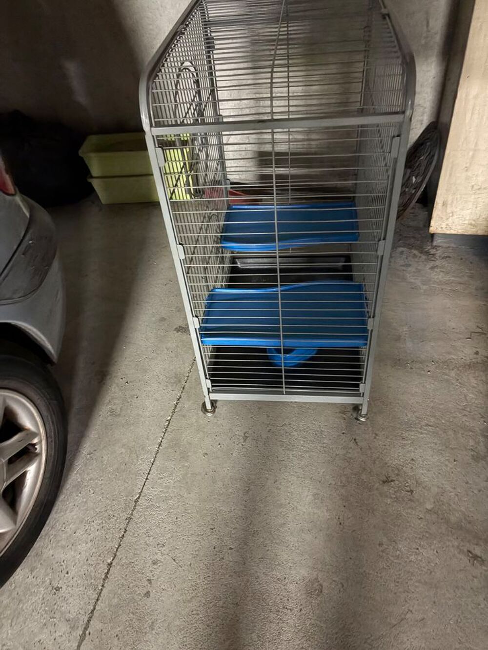 Cage sur roulettes avec bacs bleu Bricolage
