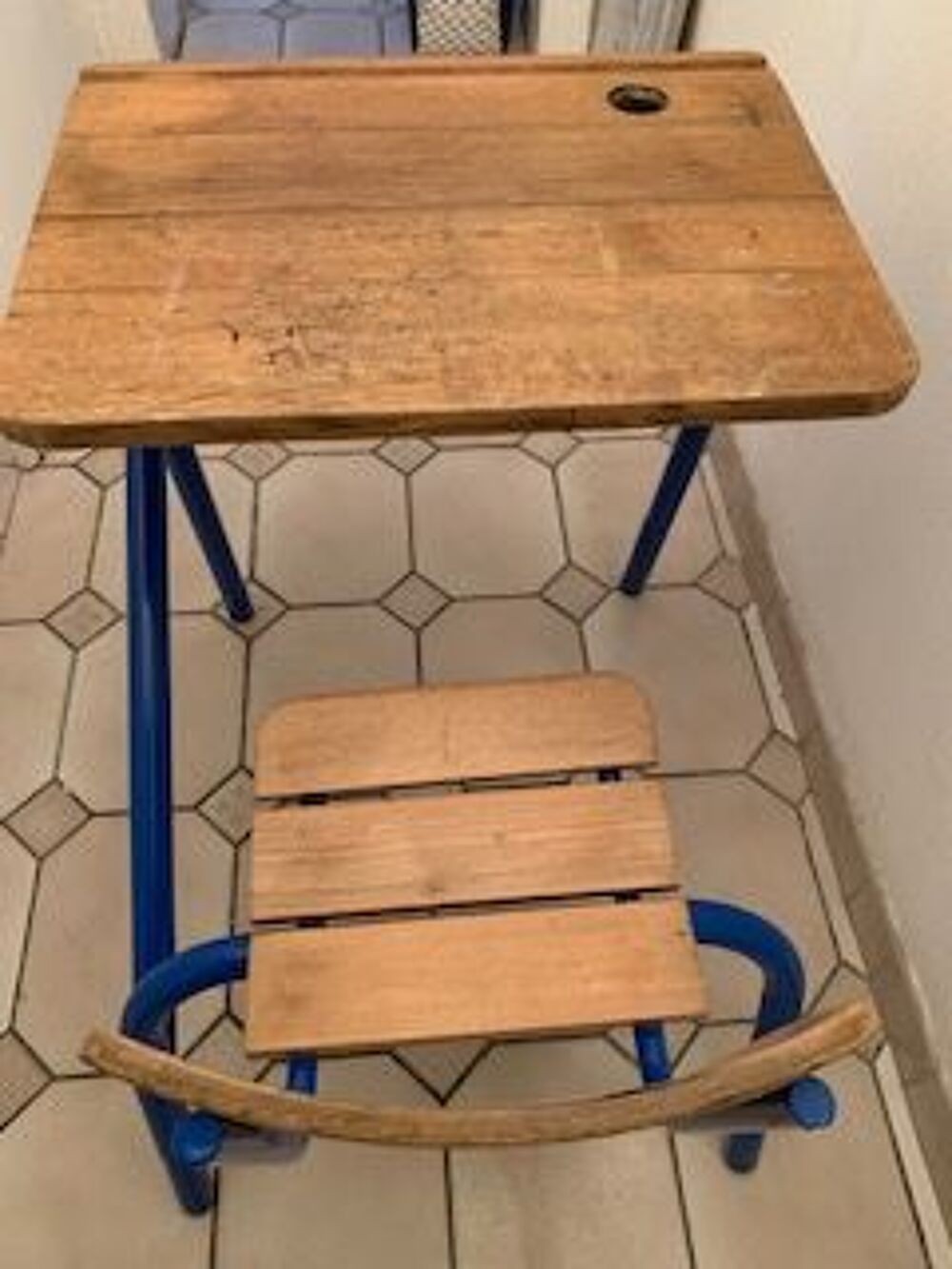 bureau &eacute;colier vintage r&eacute;nov&eacute; thermolaqu&eacute; Mobilier enfants