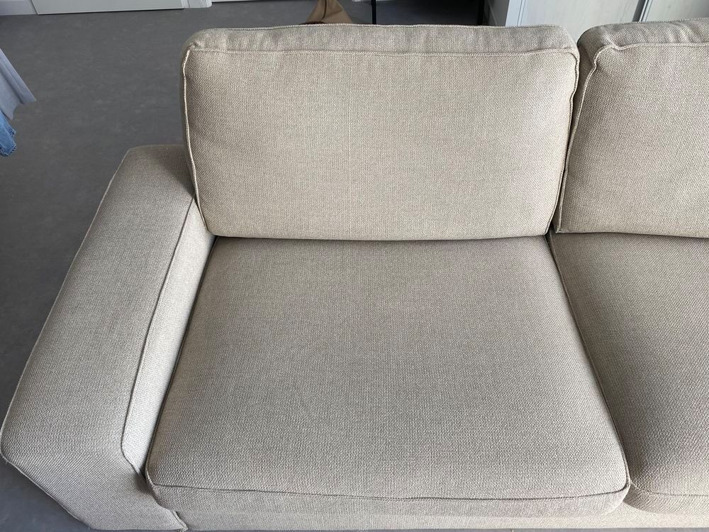 Canap&eacute; beige 3 places Meubles