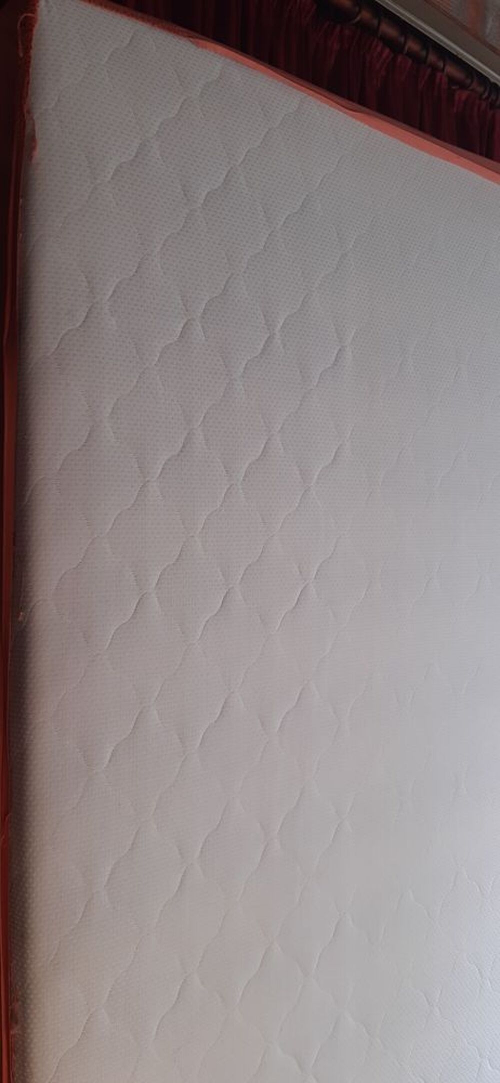 Matelas et son sommier tapissier bon &eacute;tat Meubles