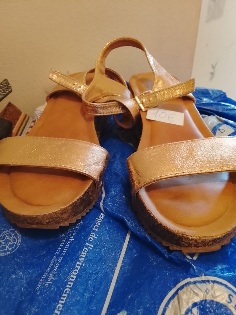 Bjr.mme.melle.je..2.paires.de.chaussures.poitiure,&eacute;tat. Chaussures