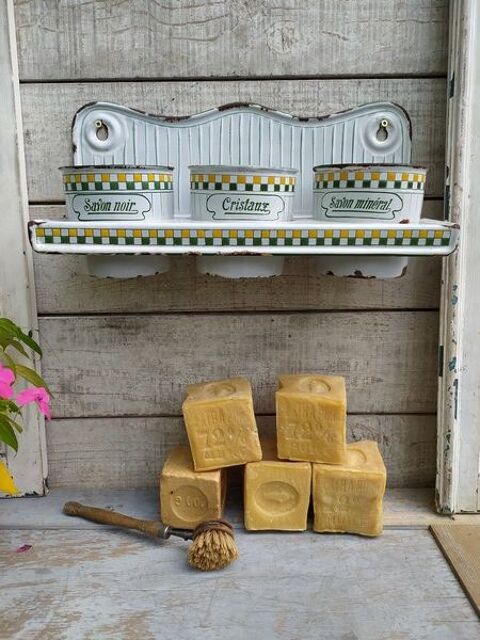 Ancien Support Savon �maill� B.B. Damiers Vert et Jaune  70 Loches (37)