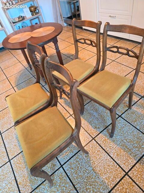 4 chaises anciennes 40 Lussan (30)