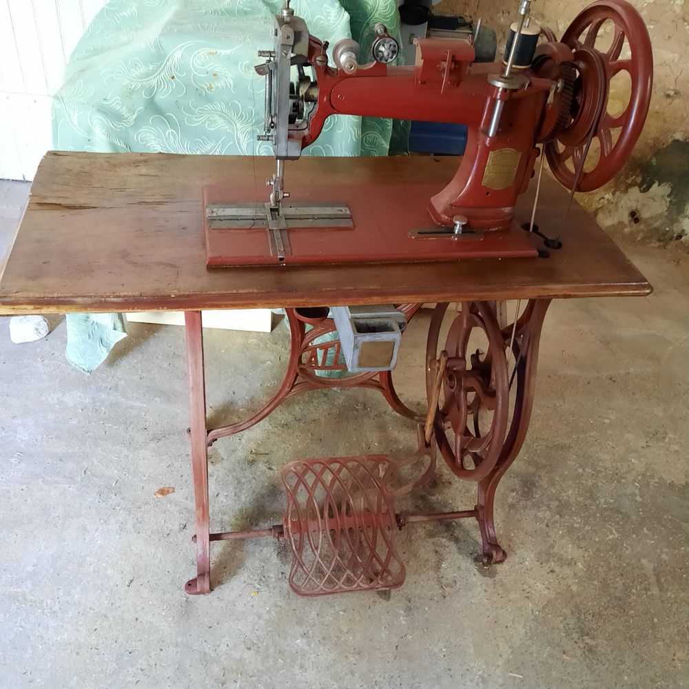 Achetez machine à coudre occasion, annonce vente à SaintDizantduGua (17) WB170450921