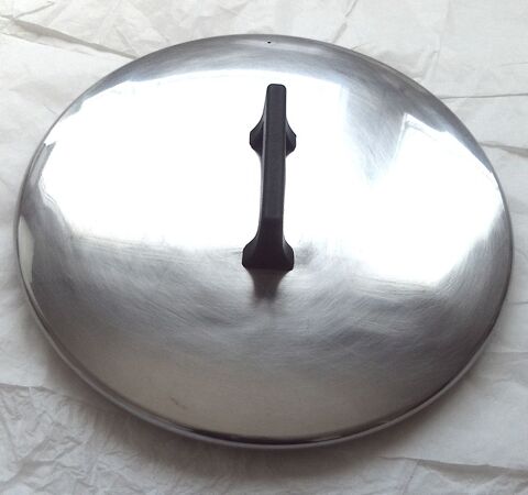 Couvercle en inox bomb� avec un trou vapeur 26 cm int�rieur 4 Villeurbanne (69)