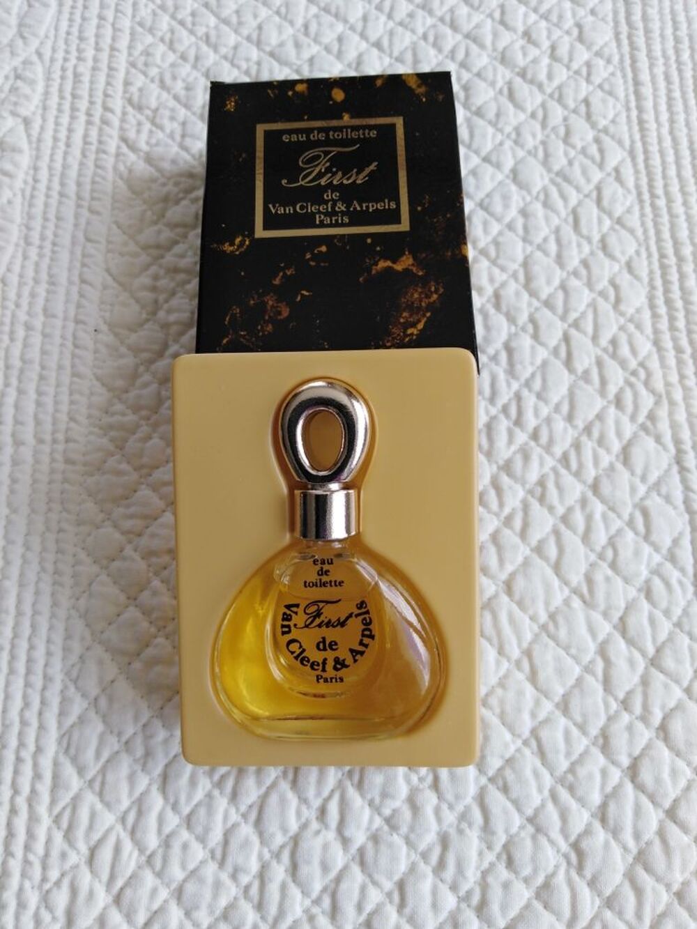 Miniature parfum First 