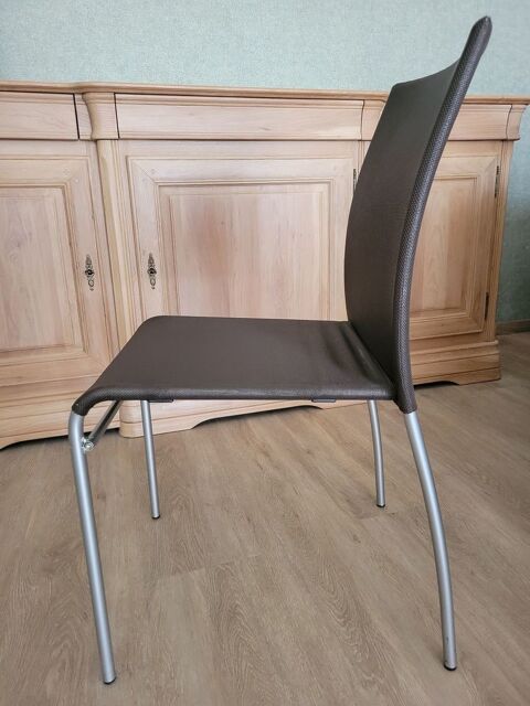 Lot de 4 chaises de cuisine en tr�s bon �tat 140 Chazay-d'Azergues (69)