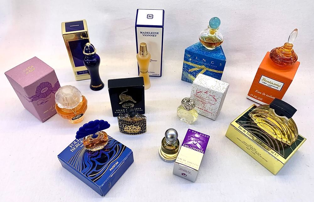 Lot 10 miniatures de parfum 