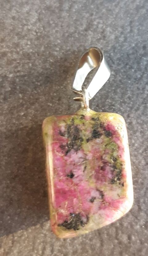 pendentif cube pierre rubis zoisite 4 La Seyne-sur-Mer (83)