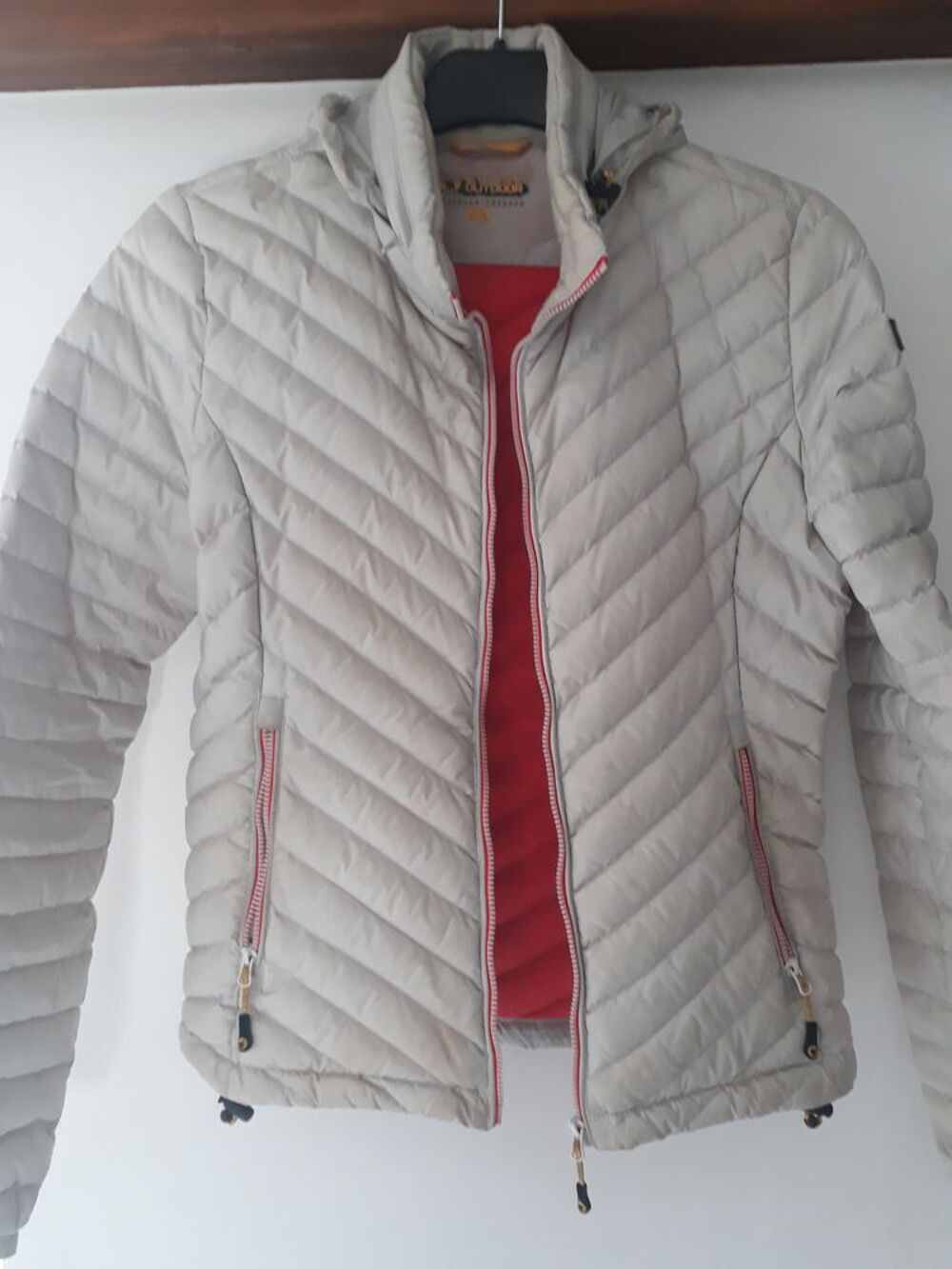 Doudoune ultra leg&egrave;re femme Vêtements