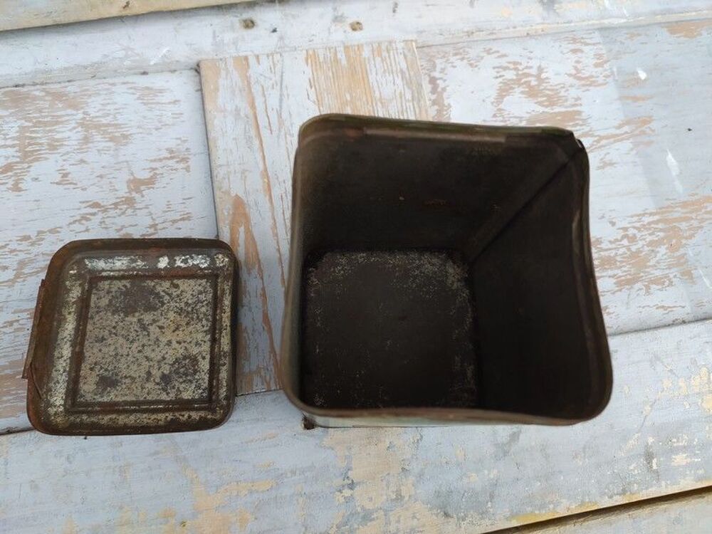 Rare Boite Banania L'Antillaise Cr&egrave;mes et Entremets 
