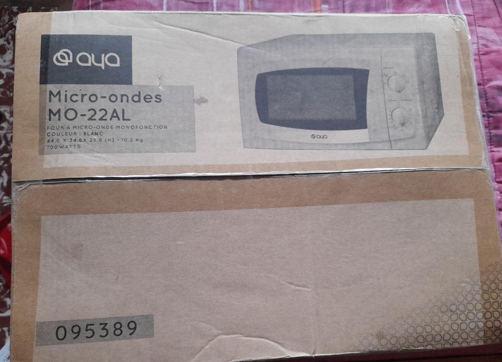 micro ondes blanc Electroménager