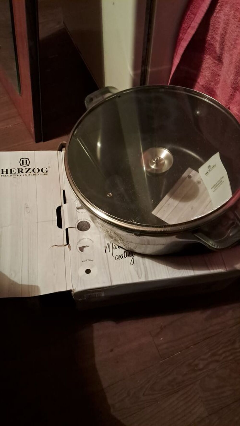 Casserole noir 36cm aluminium neuf Electroménager