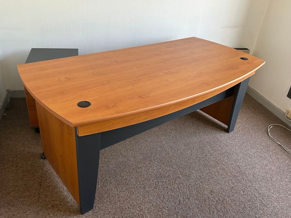 BUREAU + CAISSON + ARMOIRE BASSE Meubles