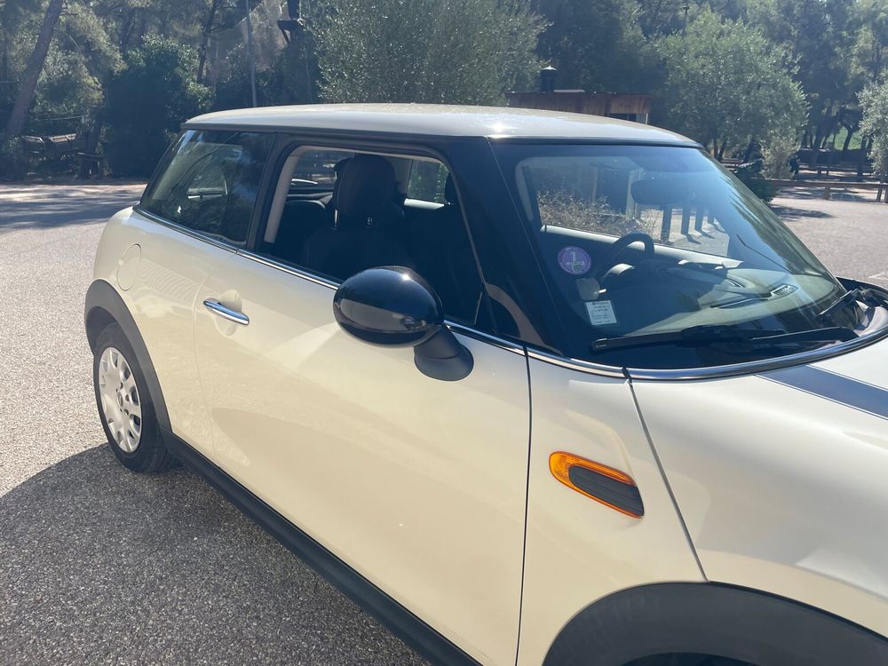 One Hatch 3 Portes 102 ch BVA6 2016 occasion 13260 Cassis