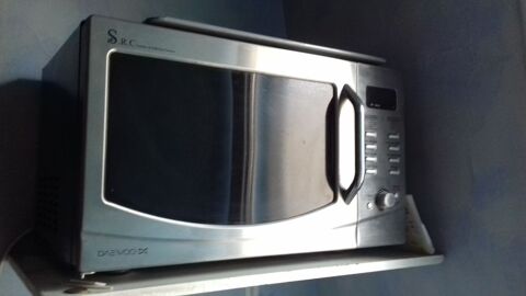 FOUR MICRO ONDES CHROME Paris 18 (75)
