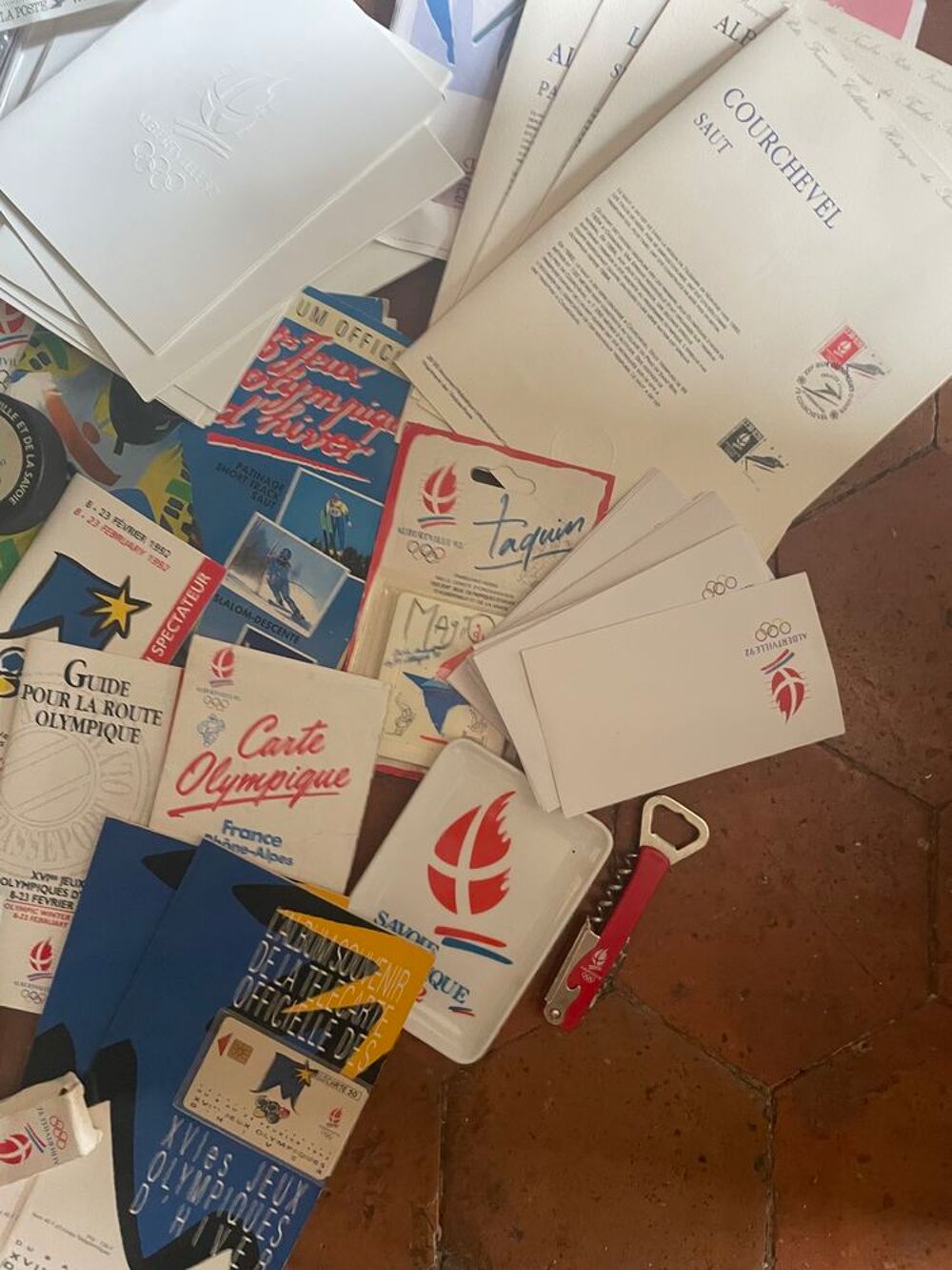 Plusieurs articles jeux olympiques albertville 