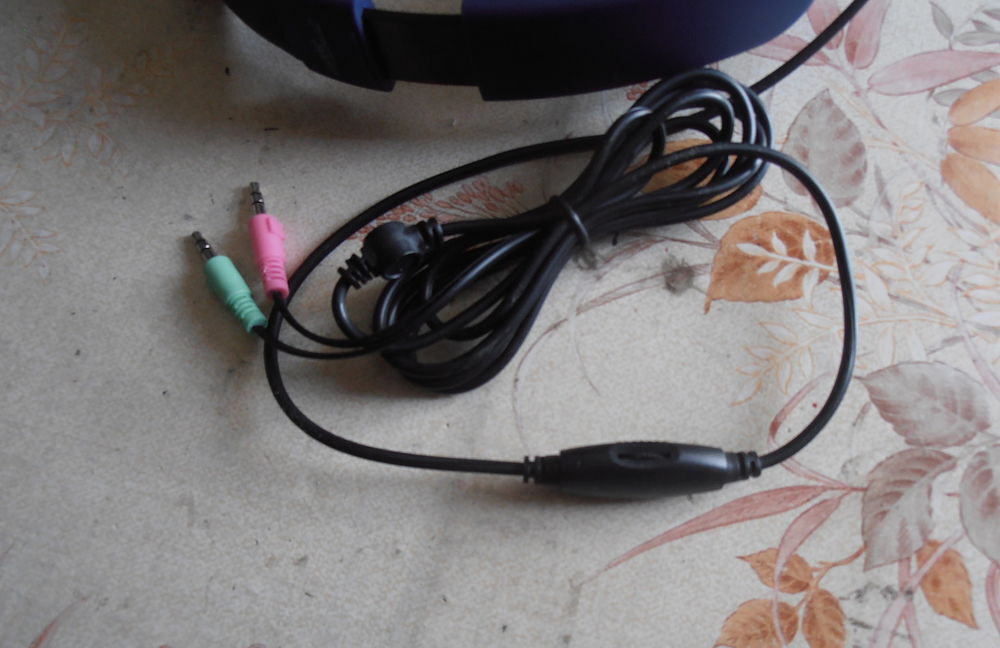 Micro-casque audio avec micro pivotant et r&eacute;glage volume fil Consoles et jeux vidéos
