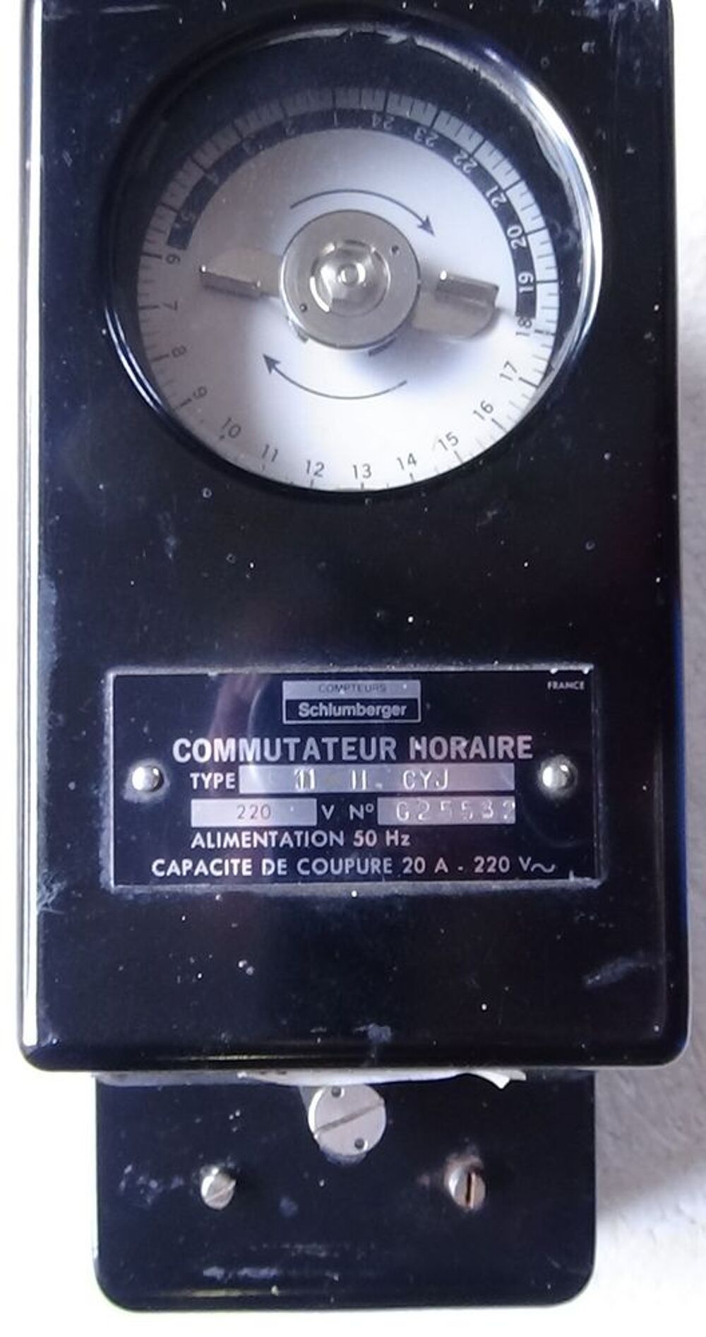 COMMUTATEUR HORAIRE Bricolage