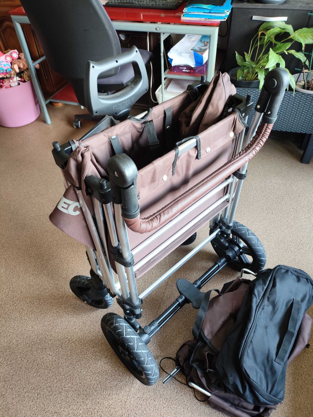 Chariot Fuxtec mod&egrave;le Super Cruiser pliable Puériculture