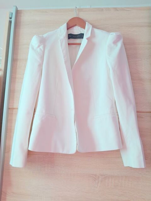 Veste blanche à épaulettes Arcueil (94)