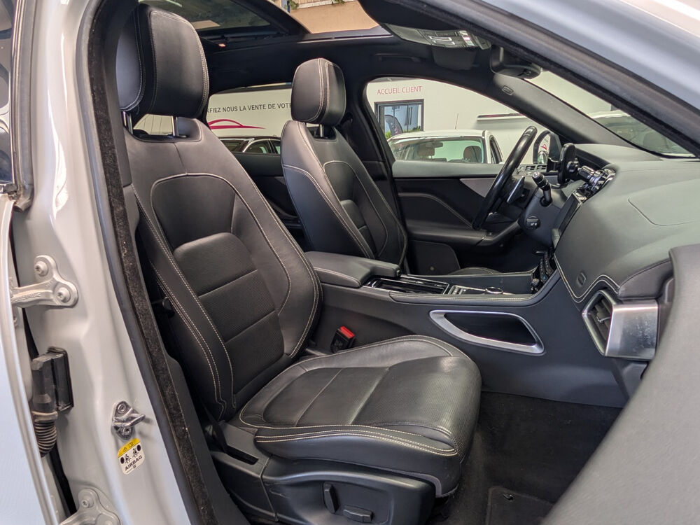 F-PACE F-Pace 2.0 D - 180 ch AWD BVA8 R-Sport 2017 occasion 59600 Maubeuge