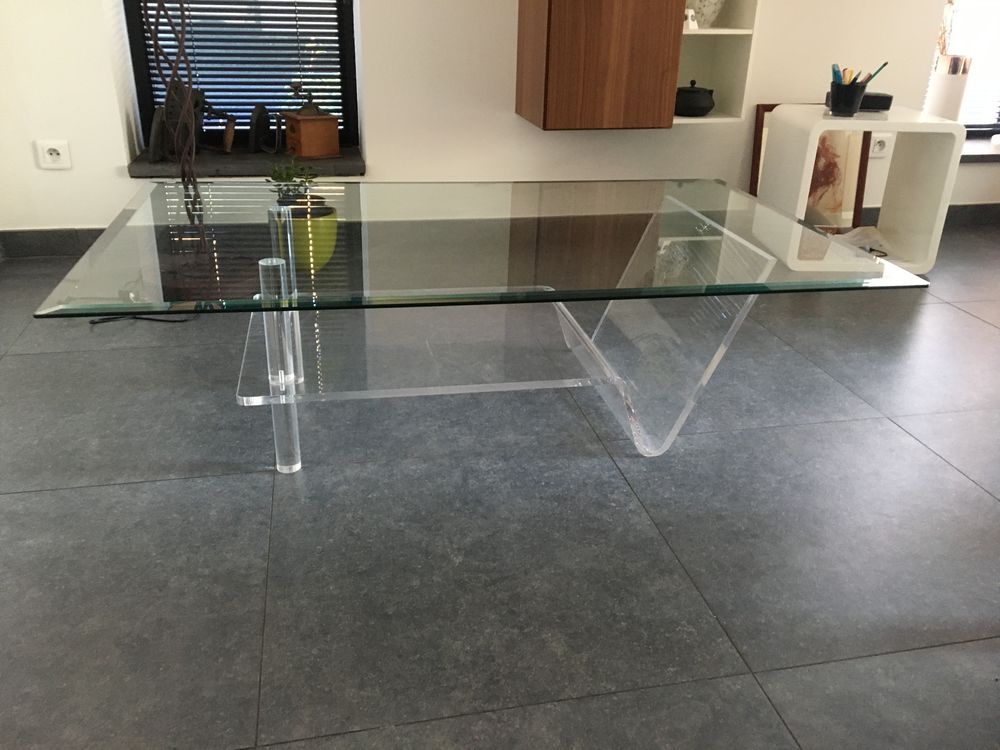 Table de salon en verre et r&eacute;sine Meubles
