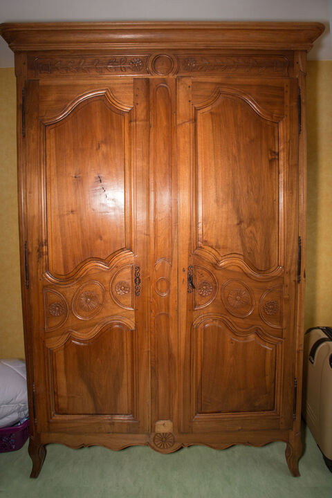 ARMOIRE ANCIENNE  800 Le Puy-en-Velay (43)