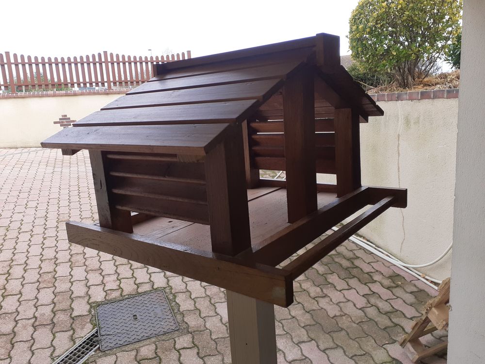 NICHOIR-MAISON POUR OISEAUX Jardin