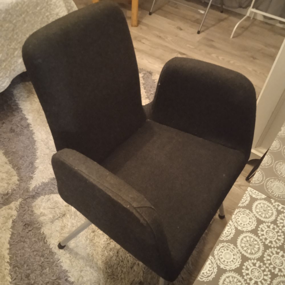 Fauteuil de bureau gris anthracite pieds inox largeur assise Meubles