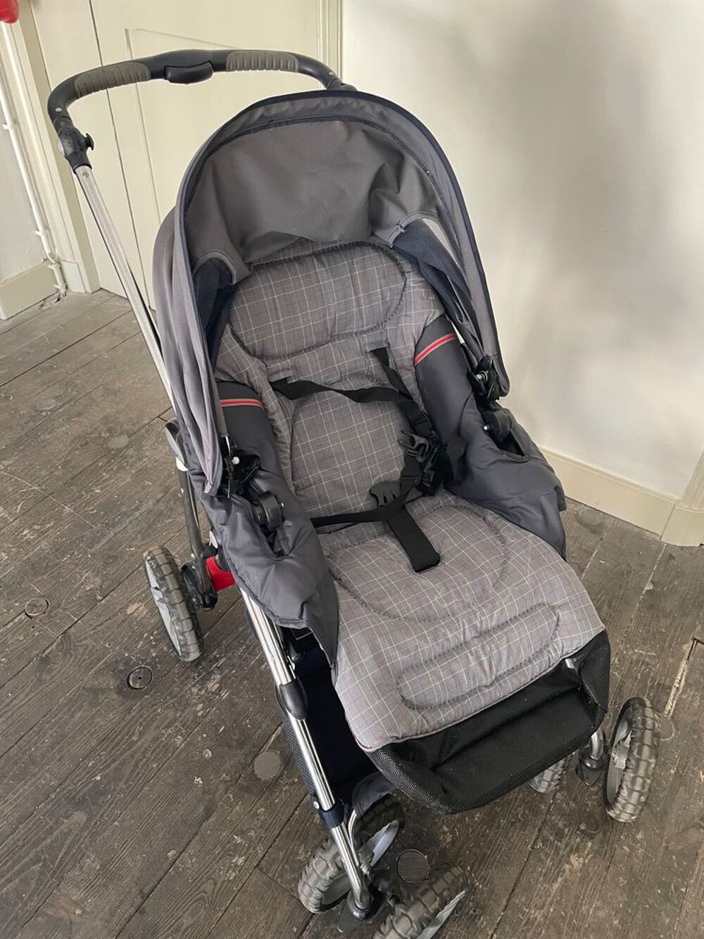 Poussette maxi cosy trio 3 en 1 de la marque B&eacute;b&eacute; Confort Puériculture