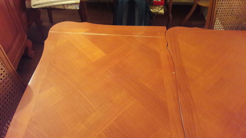 Belle table en meurisier et 6 chaises Meubles