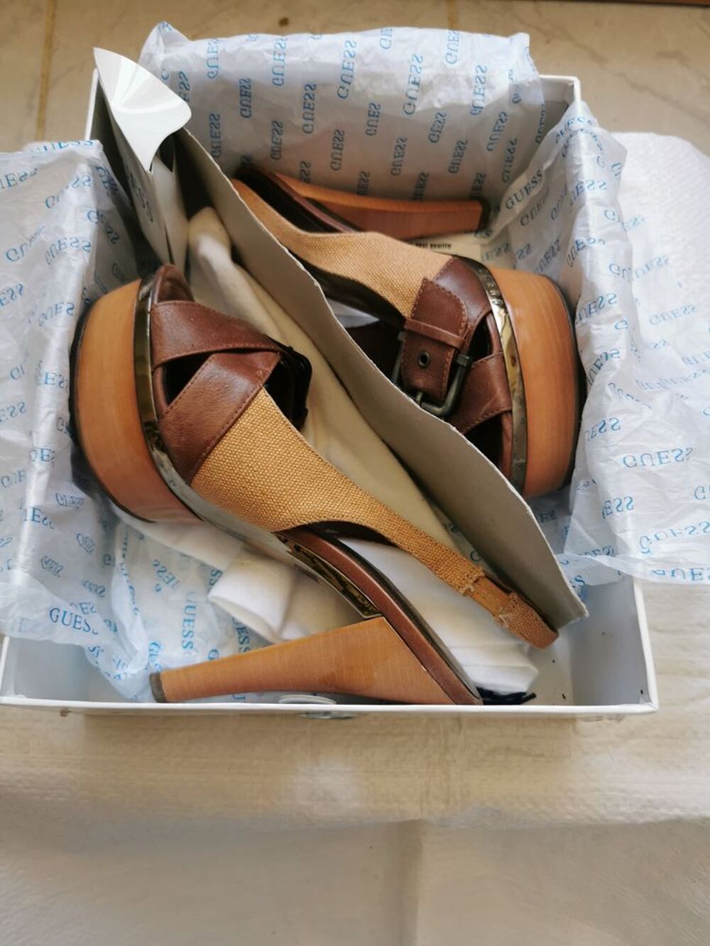 Chaussures GUESS Chaussures