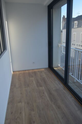  Appartement à louer 4 pièces 128 m² Cholet