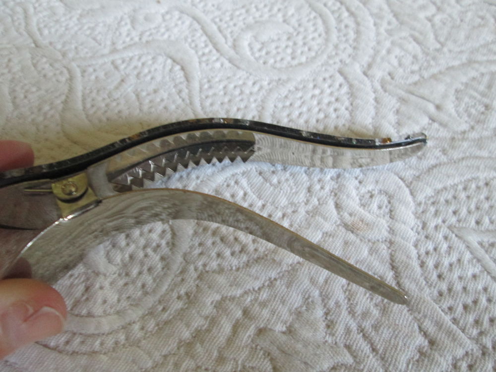 Pince &agrave; cheveux en verre color&eacute; noir et paillettes neuve Bijoux et montres