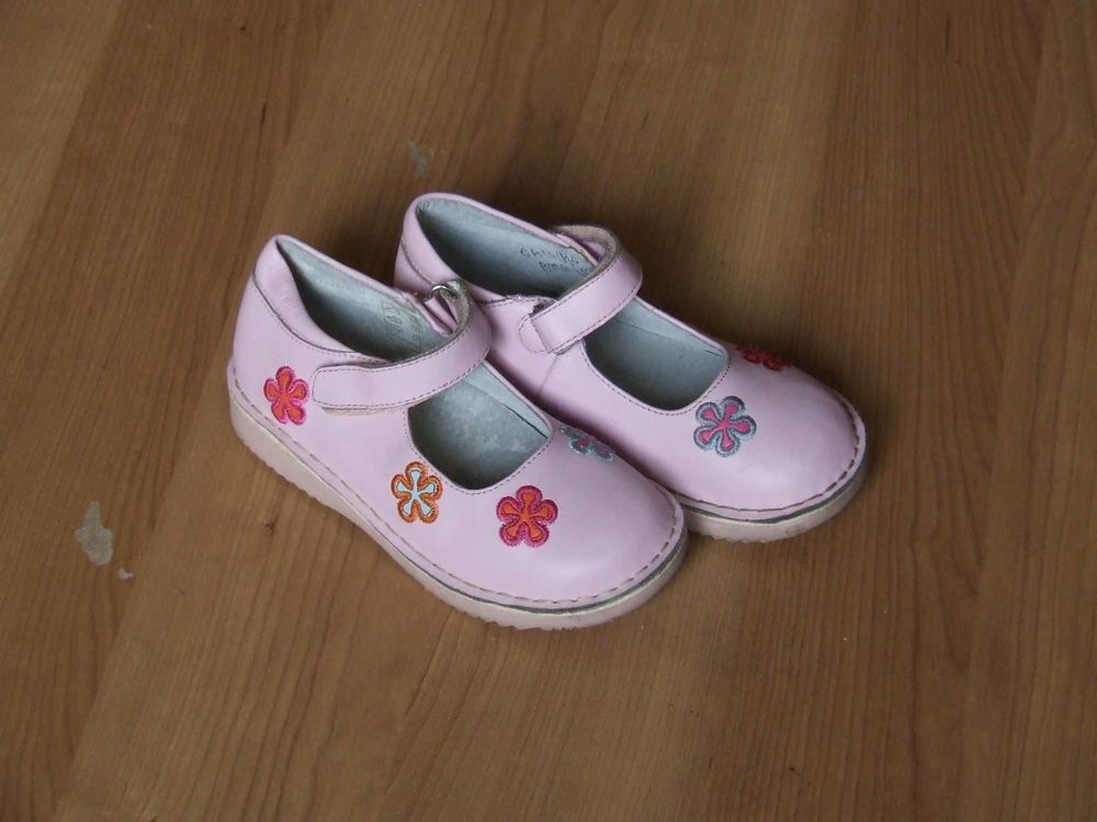 Chaussures ouvertes roses &agrave; scratch, Pointure 30, TBE Chaussures enfants