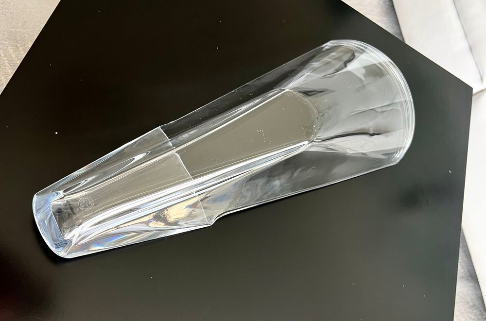 vase cristal de Baccarat estampill&eacute; 