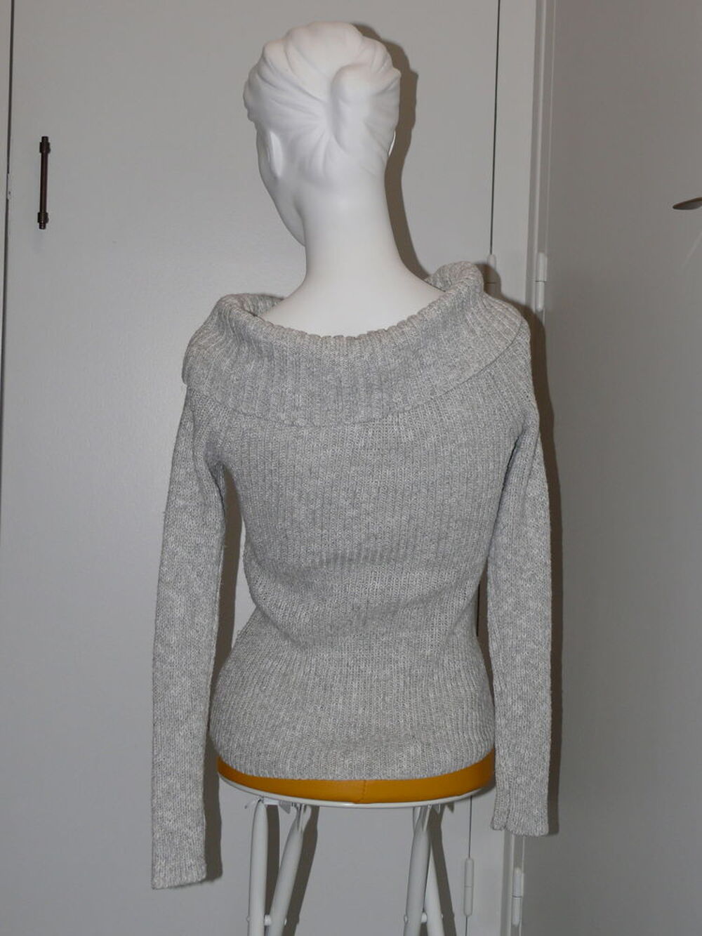 Pull "Hollister" Vêtements