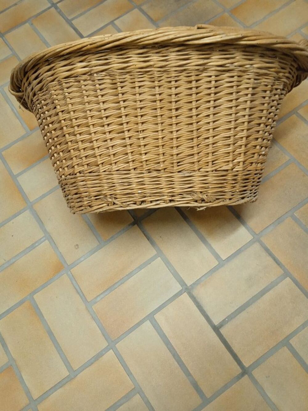 CORBEILLE EN OSIER Décoration