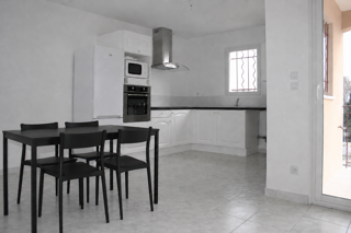  Appartement à louer 3 pièces 69 m²
